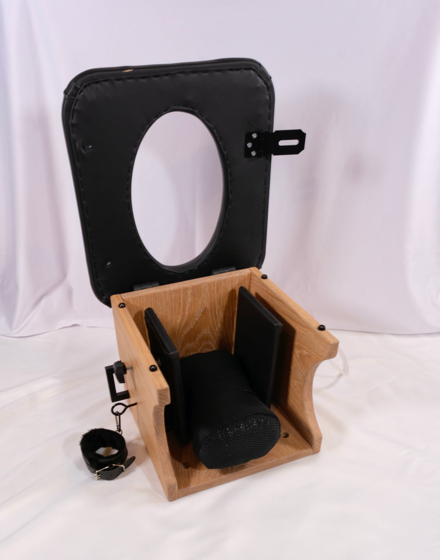 Queening Chair