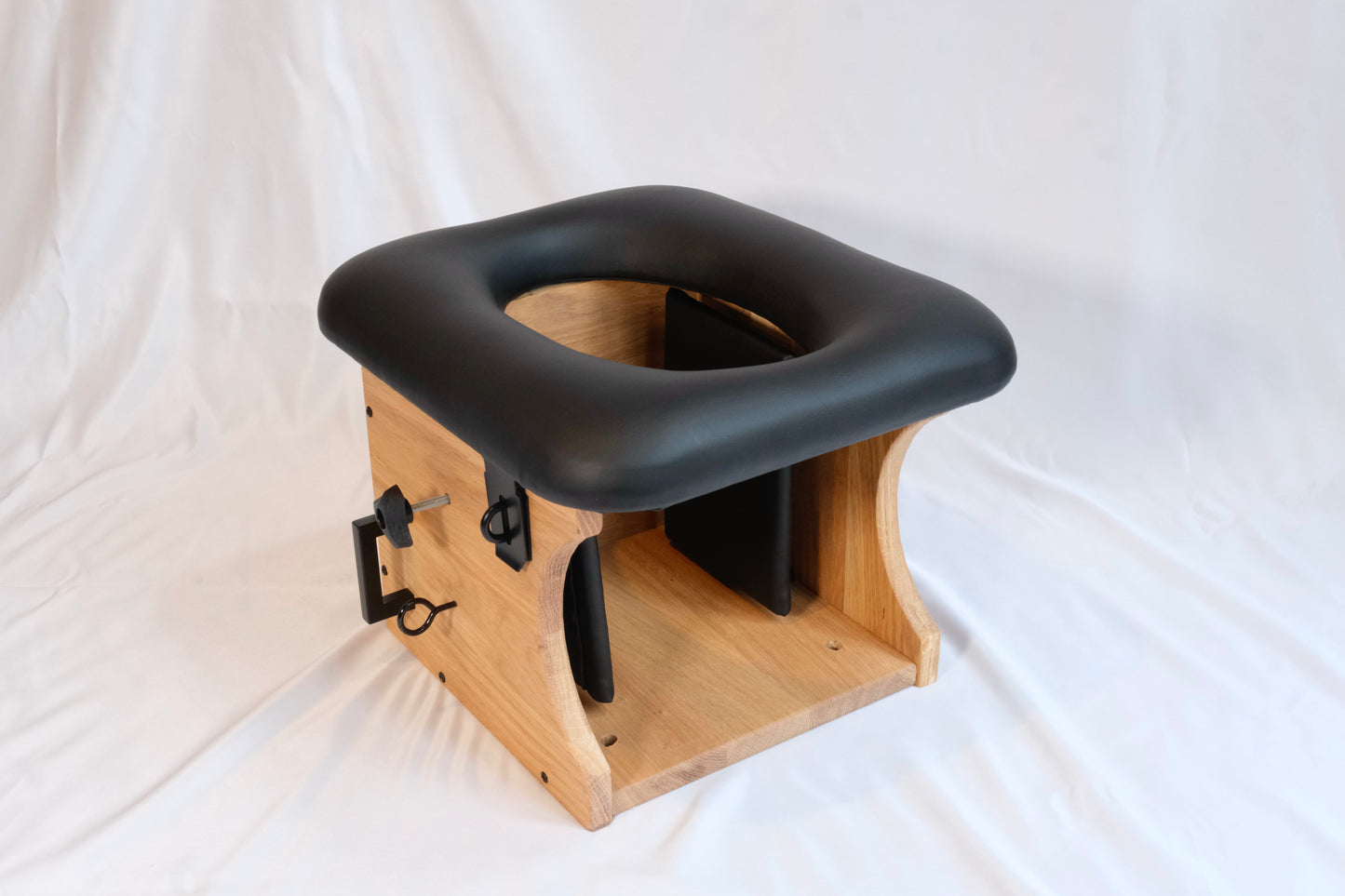 Queening Chair